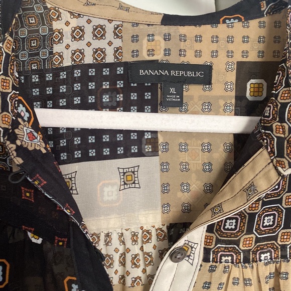 Banana Republic Sheer Blouse - Picture 2 of 7